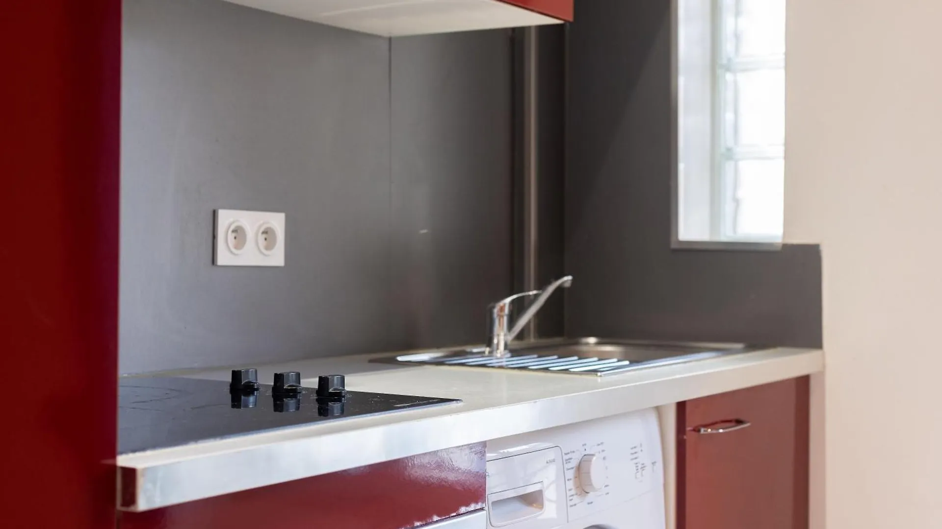 Modern Apartments Located In 戛纳