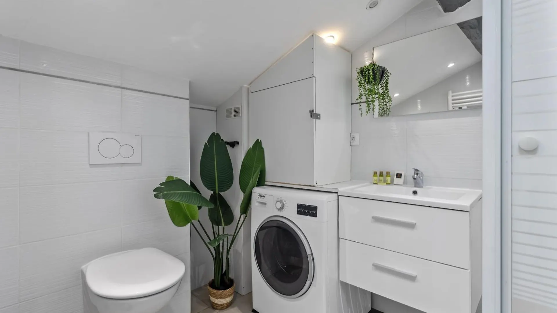 Modern Apartments Located In 戛纳