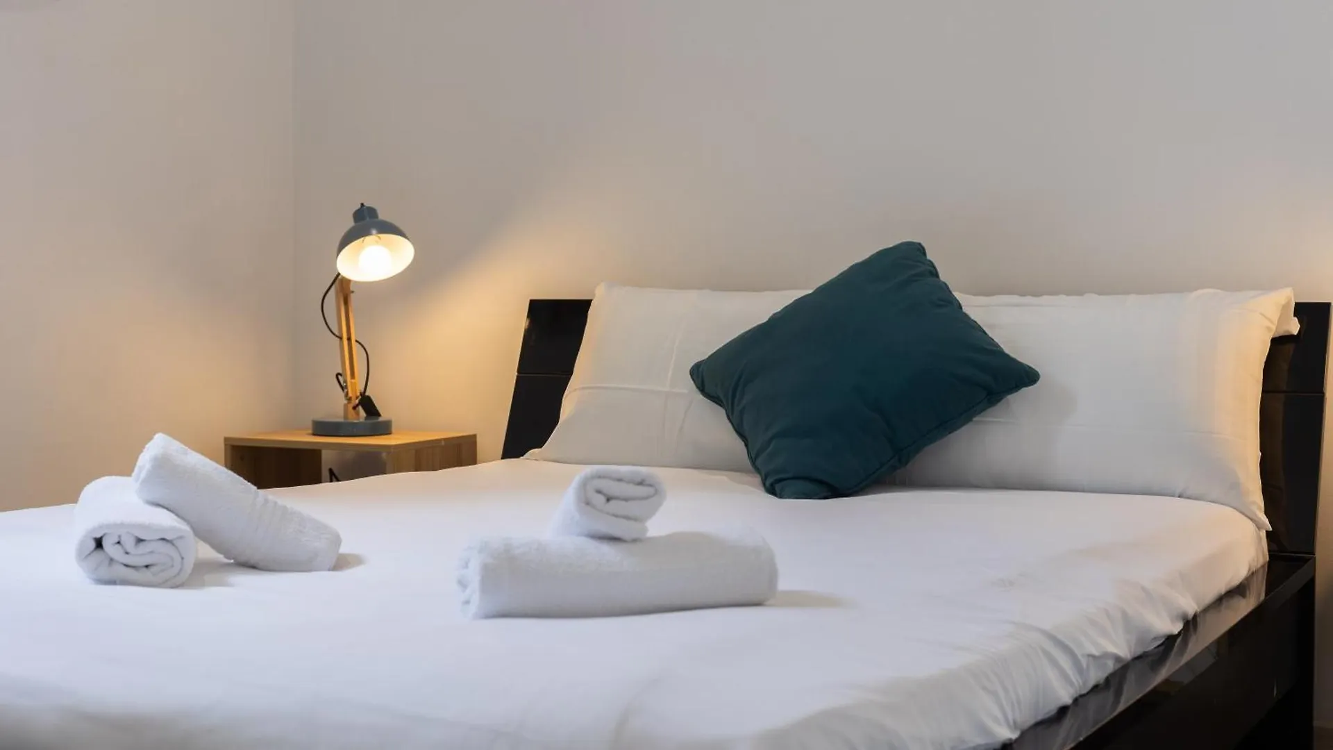 Modern Apartments Located In 戛纳